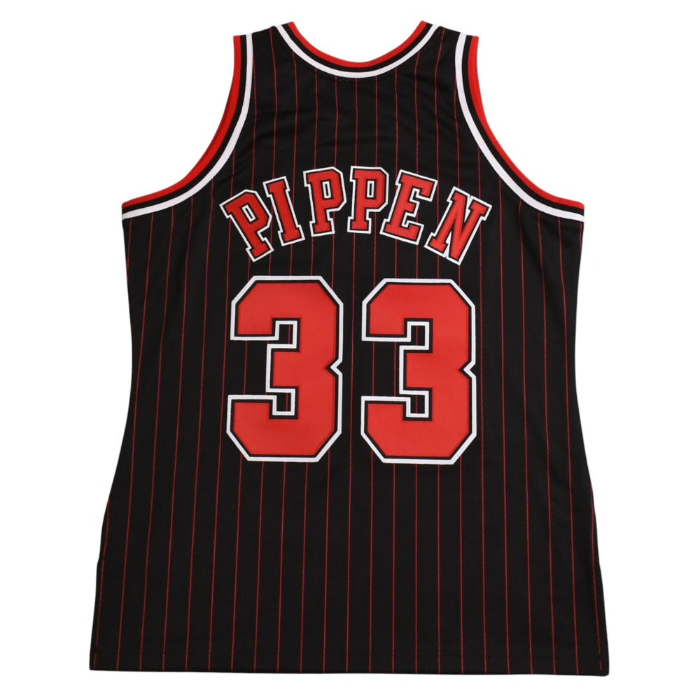 Like new Mitchell&Ness Mitchell &amp; Ness Chicago Bulls Scottie Pippen 1996-97 Alternate Swingman Jersey, Size L, Red/Black, Used, 4a002214