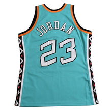 Load image into Gallery viewer, 新品同様 Mitchell&amp;Ness ミッチェルアンドネス 1996オールスターゲーム マイケルジョーダン イースタンカンファレンスオーセンティックユニフォーム サイズL アクアブルー オレンジ ホワイト 中古 4a002298