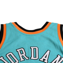 Load image into Gallery viewer, 新品同様 Mitchell&amp;Ness ミッチェルアンドネス 1996オールスターゲーム マイケルジョーダン イースタンカンファレンスオーセンティックユニフォーム サイズL アクアブルー オレンジ ホワイト 中古 4a002298