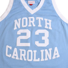 画像をギャラリービューアに読み込む, 新品同様 Mitchell&amp;Ness ミッチェルアンドネス オーセンティックユニフォーム ノースカロライナ大 マイケルジョーダン 23番 1983-84 復刻版バスケットボールジャージ XLサイズ 中古 4a002219