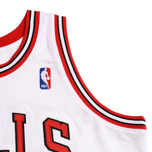 新品同様 Mitchell&Ness ミッチェルアンドネス シカゴブルズ スコッティピッペン 1997-98 オーセンティックジャージ サイズL ホワイト レッド 中古 4a002223