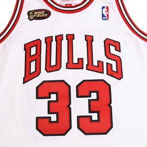 新品同様 Mitchell&Ness ミッチェルアンドネス シカゴブルズ スコッティピッペン 1997-98 オーセンティックジャージ サイズL ホワイト レッド 中古 4a002223
