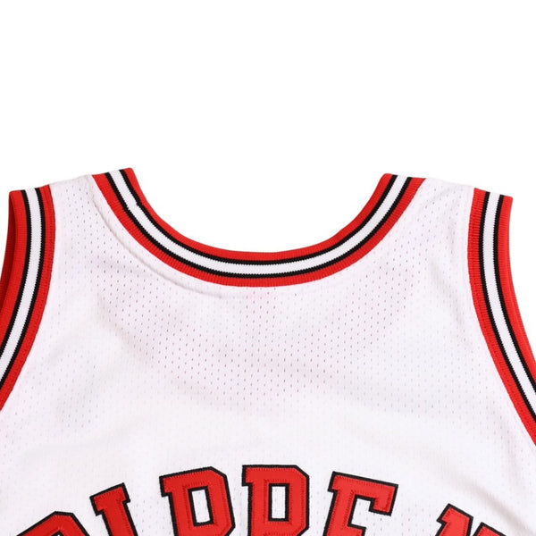新品同様 Mitchell&Ness ミッチェルアンドネス シカゴブルズ スコッティピッペン 1997-98 オーセンティックジャージ サイズL ホワイト レッド 中古 4a002223