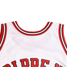 画像をギャラリービューアに読み込む, 新品同様 Mitchell&amp;Ness ミッチェルアンドネス シカゴブルズ スコッティピッペン 1997-98 オーセンティックジャージ サイズL ホワイト レッド 中古 4a002223