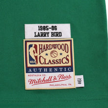 Load image into Gallery viewer, 新品同様品 Mitchell&amp;Ness ミッチェルアンドネス ボストンセルティックス ラリーバード 1985-86 復刻版ユニフォーム サイズL グリーン ホワイト 中古 4a002274