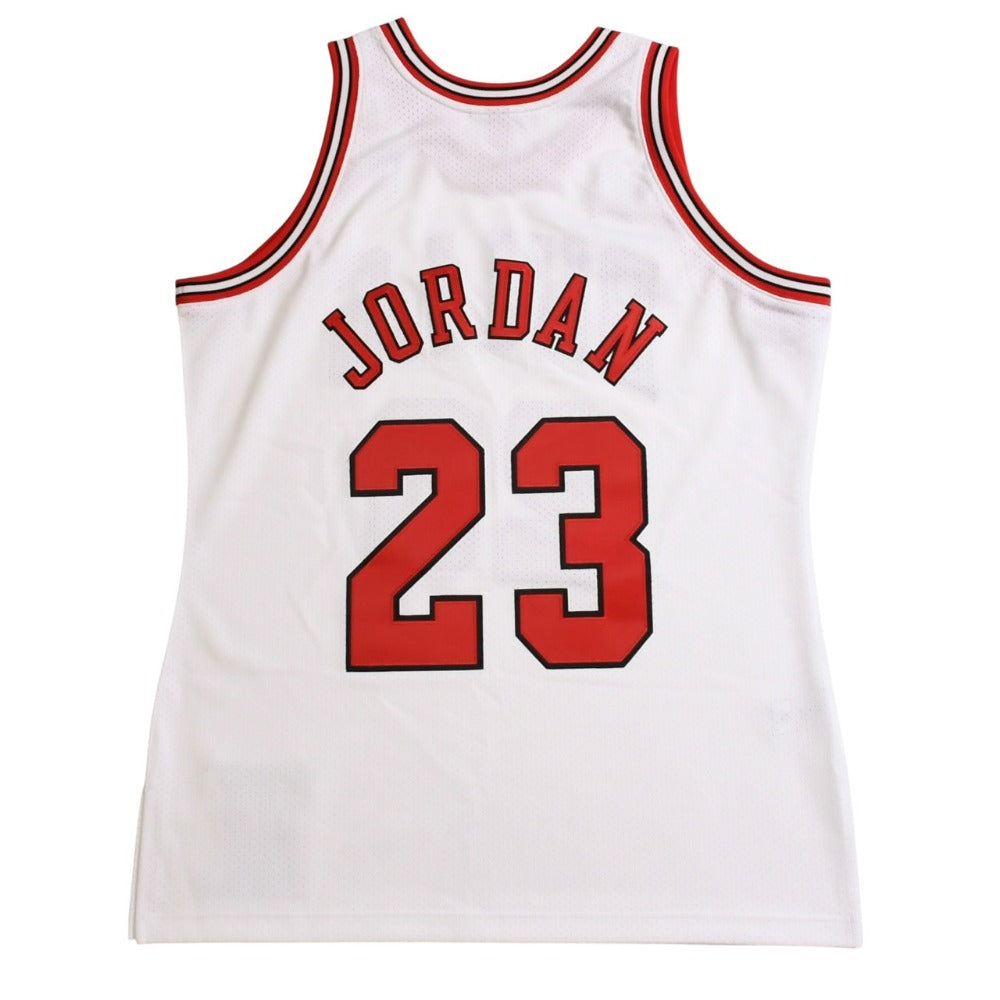 Like new Mitchell&Ness Mitchell &amp; Ness Chicago Bulls Michael Jordan 1997-98 Authentic Jersey White Red Size L Used 4a002303