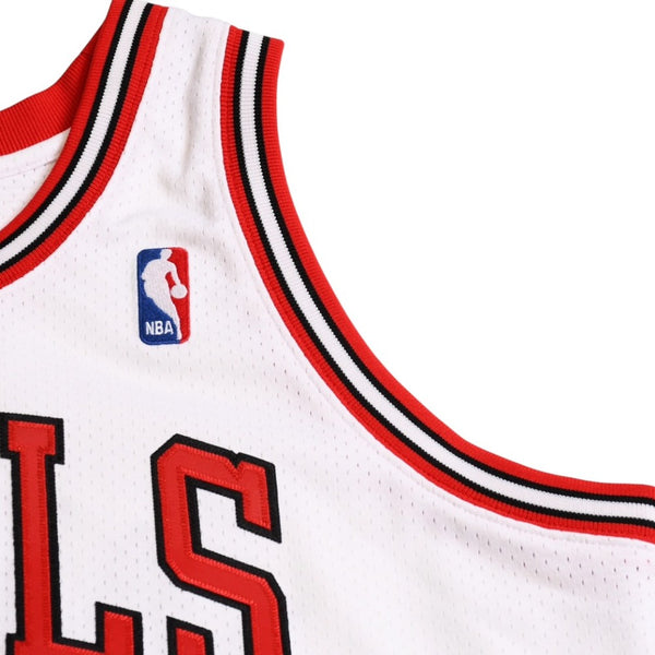 Like new Mitchell&Ness Mitchell &amp; Ness Chicago Bulls Michael Jordan 1997-98 Authentic Jersey White Red Size L Used 4a002303