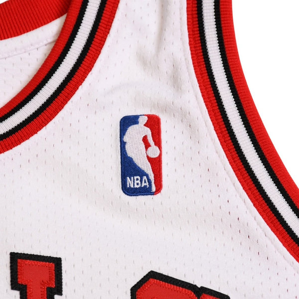 Like new Mitchell&Ness Mitchell &amp; Ness Chicago Bulls Michael Jordan 1997-98 Authentic Jersey White Red Size L Used 4a002303