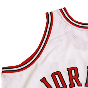Like new Mitchell&Ness Mitchell &amp; Ness Chicago Bulls Michael Jordan 1997-98 Authentic Jersey White Red Size L Used 4a002303