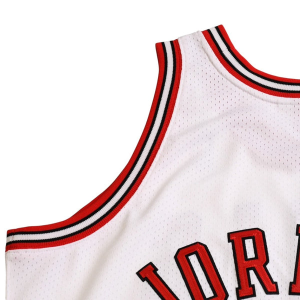 Like new Mitchell&Ness Mitchell &amp; Ness Chicago Bulls Michael Jordan 1997-98 Authentic Jersey White Red Size L Used 4a002303