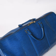 Load image into Gallery viewer, LOUIS VUITTON ルイヴィトン ボストンバッグ キーポル60 M42975 エピレザー トレドブルー ゴールド金具 美品 中古 4a004636