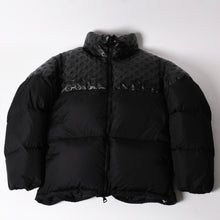 Load image into Gallery viewer, 極美品 LOUIS VUITTON ルイヴィトン ダウンジャケット モノグラムパファーダウンジャケット ブラック サイズ50 ブルゾン 112477 中古 4a001044