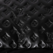 Load image into Gallery viewer, 極美品 LOUIS VUITTON ルイヴィトン ダウンジャケット モノグラムパファーダウンジャケット ブラック サイズ50 ブルゾン 112477 中古 4a001044