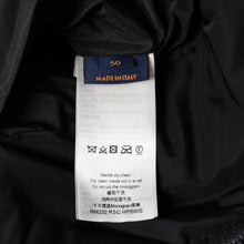 Load image into Gallery viewer, 極美品 LOUIS VUITTON ルイヴィトン ダウンジャケット モノグラムパファーダウンジャケット ブラック サイズ50 ブルゾン 112477 中古 4a001044