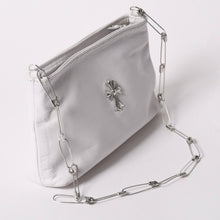 画像をギャラリービューアに読み込む, 極美品 CHROME HEARTS クロムハーツ セーフティピン ポーチ ショルダーバッグ ホワイト シルバー金具 中古 4a003344