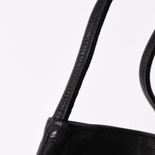 Load image into Gallery viewer, 極美品 CHROME HEARTS クロムハーツ DAGGER DRACULA BAG ダガー ドラキュラ ハンドバッグ ダガー装飾 ブラック シルバー925 中古 4a003342