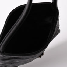 Load image into Gallery viewer, 極美品 CHROME HEARTS クロムハーツ DAGGER DRACULA BAG ダガー ドラキュラ ハンドバッグ ダガー装飾 ブラック シルバー925 中古 4a003342