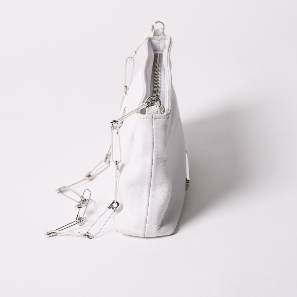 極美品 CHROME HEARTS クロムハーツ セーフティピン ポーチ ショルダーバッグ ホワイト シルバー金具 中古 4a003344