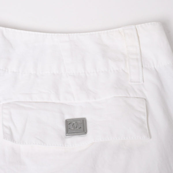 極美品 CHANEL シャネル スポーツライン サイドライン ショートパンツ P25349V15762 ホワイト 中古 4a004467
