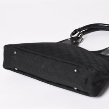 Load image into Gallery viewer, GUCCI グッチ GGキャンバスショルダーバッグ ハンドバッグ ワンショルダー GGキャンバス 132260 ブラック シルバー金具 美品 中古 4a003515
