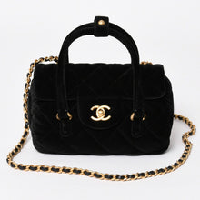 Load image into Gallery viewer, 極美品 CHANEL シャネル マトラッセ ベルベット ミニボーリング2wayバッグ ハンドバッグ ショルダーバッグ ミニボストンバッグ ランダム番台 ベルベット レザー ブラック ゴールド金具 中古 4a003656