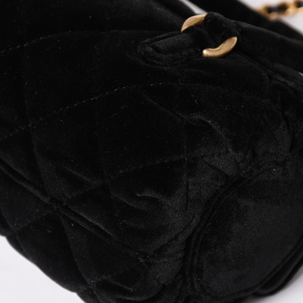 極美品 CHANEL シャネル マトラッセ ベルベット ミニボーリング2wayバッグ ランダム番台 ベルベット レザー ブラック ゴールド金具 中古 4a003656