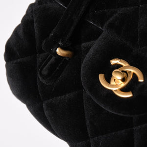 極美品 CHANEL シャネル マトラッセ ベルベット ミニボーリング2wayバッグ ランダム番台 ベルベット レザー ブラック ゴールド金具 中古 4a003656