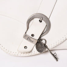 Load image into Gallery viewer, Christian Dior クリスチャンディオール ガウチョショルダーバッグ WS28600 ガリアーノ期 サドルバッグ 2006SS ホワイト 05-MA-0016 シルバー金具 美品 中古 4a003471