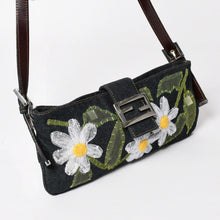画像をギャラリービューアに読み込む, 極美品 FENDI フェンディ マンマバケット フラワー デニム Shoulder Bag ショルダーバッグ ネイビー 中古 4a003652
