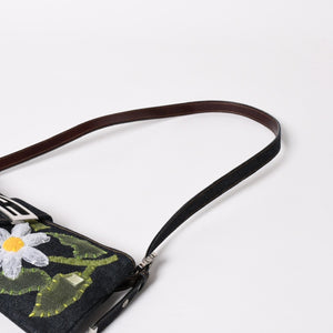 極美品 FENDI フェンディ マンマバケット フラワー デニム Shoulder Bag ショルダーバッグ ネイビー 中古 4a003652