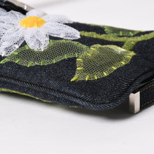 画像をギャラリービューアに読み込む, 極美品 FENDI フェンディ マンマバケット フラワー デニム Shoulder Bag ショルダーバッグ ネイビー 中古 4a003652