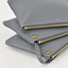 画像をギャラリービューアに読み込む, CELINE セリーヌ トリオ Shoulder Bag ショルダーバッグ ライトグレー ゴールド金具 S-AT-1118 美品 中古 4a003245