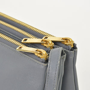 CELINE セリーヌ トリオ Shoulder Bag ショルダーバッグ ライトグレー ゴールド金具 S-AT-1118 美品 中古 4a003245