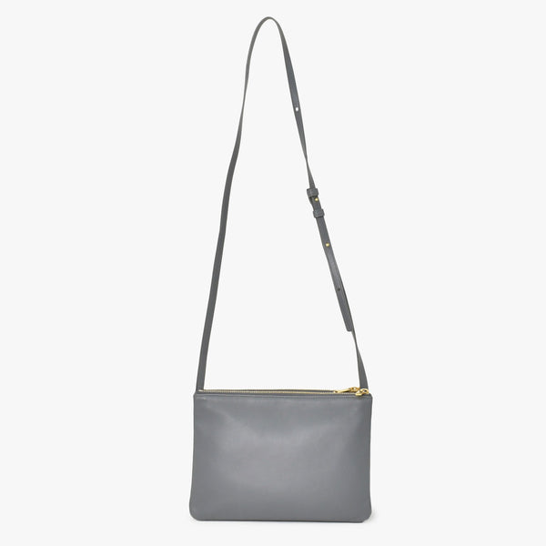 CELINE セリーヌ トリオ Shoulder Bag ショルダーバッグ ライトグレー ゴールド金具 S-AT-1118 美品 中古 4a003245