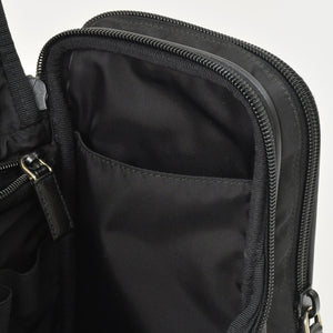 PRADA プラダ Re-Nylon トラベルバッグ キャリーオンバッグ WS28536 ポーチ ナイロン サフィアーノレザー トライアングルロゴ ブラック 2way 美品 中古 4a003486