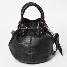 画像をギャラリービューアに読み込む, 極美品 BALENCIAGA バレンシアガ ジャイアントミニポンポン ショルダーバッグ 2WAY ハンドバッグ ラムスキン ピンクゴールド金具 中古 4a003514