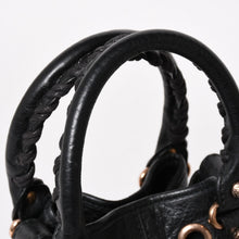 画像をギャラリービューアに読み込む, 極美品 BALENCIAGA バレンシアガ ジャイアントミニポンポン ショルダーバッグ 2WAY ハンドバッグ ラムスキン ピンクゴールド金具 中古 4a003514