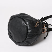 画像をギャラリービューアに読み込む, 極美品 BALENCIAGA バレンシアガ ジャイアントミニポンポン ショルダーバッグ 2WAY ハンドバッグ ラムスキン ピンクゴールド金具 中古 4a003514