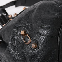 画像をギャラリービューアに読み込む, 極美品 BALENCIAGA バレンシアガ ジャイアントミニポンポン ショルダーバッグ 2WAY ハンドバッグ ラムスキン ピンクゴールド金具 中古 4a003514