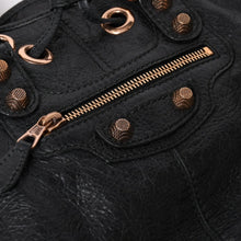 画像をギャラリービューアに読み込む, 極美品 BALENCIAGA バレンシアガ ジャイアントミニポンポン ショルダーバッグ 2WAY ハンドバッグ ラムスキン ピンクゴールド金具 中古 4a003514