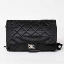 Load image into Gallery viewer, 極美品 CHANEL シャネル スポーツライン ココマーク リュック バックパック チェーン 10番台 A29851 ナイロン ブラック シルバー金具 中古 4a003530