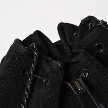 Load image into Gallery viewer, 極美品 CHANEL シャネル Deauville ドーヴィル チェーンワンショルダーバッグ A57536 28番台 ココマーク ツイード 巾着型 中古 4a003491