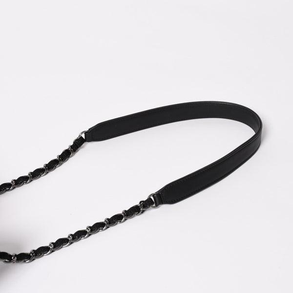 極美品 CHANEL シャネル Deauville ドーヴィル チェーンワンショルダーバッグ A57536 28番台 ココマーク ツイード 巾着型 中古 4a003491