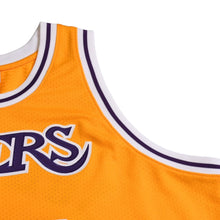 画像をギャラリービューアに読み込む, 新品同様 Mitchell&amp;Ness ミッチェルアンドネス ハードウッドクラシックススウィングマンユニフォーム ロサンゼルスレイカーズ マジックジョンソン 32番 1984-85 イエロー パープル XLサイズ 中古 4a002285