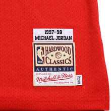 画像をギャラリービューアに読み込む, 新品同様 Mitchell &amp; Ness ミッチェル&amp;ネス シカゴ ブルズ ゲームジャージ サイズ60(4XL) マイケル ジョーダン 1997-98 NBA Finals 中古 4a002306