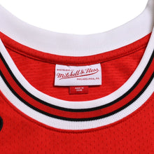 画像をギャラリービューアに読み込む, 新品同様 Mitchell &amp; Ness ミッチェル&amp;ネス シカゴ ブルズ ゲームジャージ サイズ60(4XL) マイケル ジョーダン 1997-98 NBA Finals 中古 4a002306