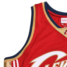 画像をギャラリービューアに読み込む, 新品同様 Mitchell&amp;Ness ミッチェルアンドネス ロードスウィングマンジャージ クリーブランドキャバリアーズ レブロンジェームス 背番号23 2003-04 Sサイズ レッド ホワイト 中古 4a002228