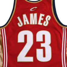画像をギャラリービューアに読み込む, 新品同様 Mitchell&amp;Ness ミッチェルアンドネス ロードスウィングマンジャージ クリーブランドキャバリアーズ レブロンジェームス 背番号23 2003-04 Sサイズ レッド ホワイト 中古 4a002228