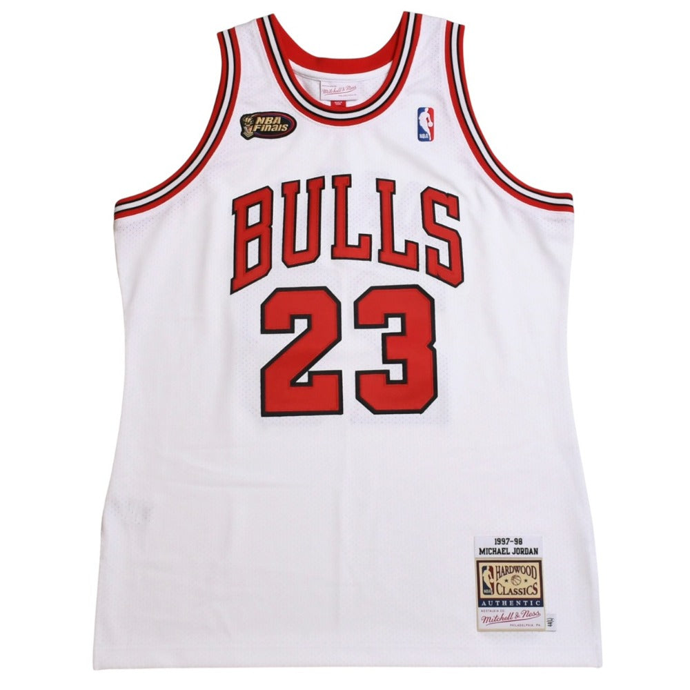 新品同様 Mitchell & Ness ミッチェル&ネス シカゴ ブルズ ゲームジャージ サイズ44(L) マイケル ジョーダン 1997-98 NBA Finals 復刻 中古 4a002286