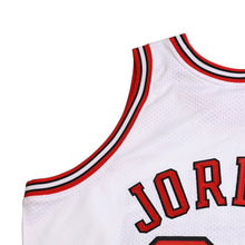 画像をギャラリービューアに読み込む, 新品同様 Mitchell &amp; Ness ミッチェル&amp;ネス シカゴ ブルズ ゲームジャージ サイズ44(L) マイケル ジョーダン 1997-98 NBA Finals 復刻 中古 4a002286